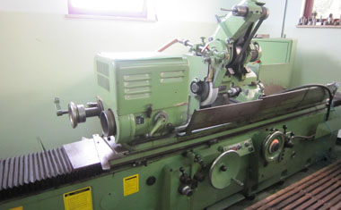Cylindrical grinding machine „Kikinda“