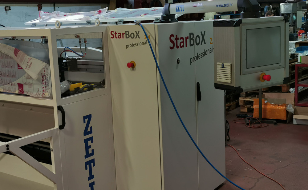 Stroj za proizvodnju kartonskih kutija