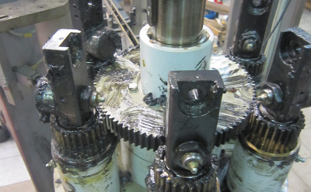 Servis i rekonstrukcija linije za punjenje jakih alkoholnih pića u male bočice