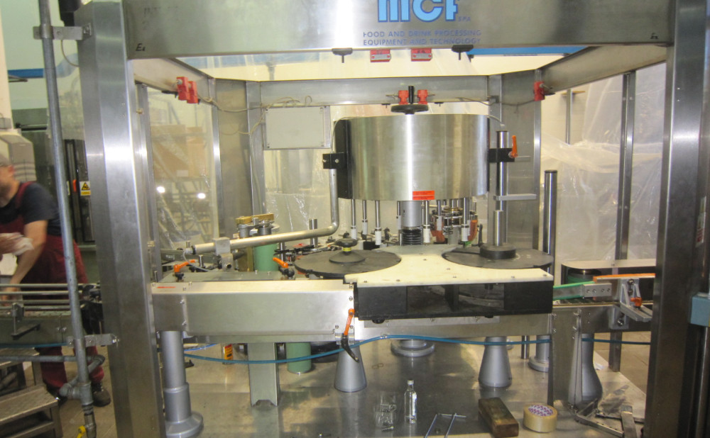 Servis i rekonstrukcija linije za punjenje jakih alkoholnih pića u male bočice