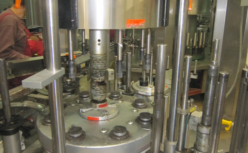 Servis i rekonstrukcija linije za punjenje jakih alkoholnih pića u male bočice